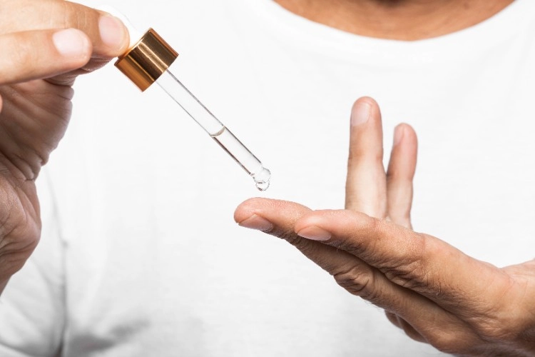 Does Hypochlorous Acid Deactivate Retinol